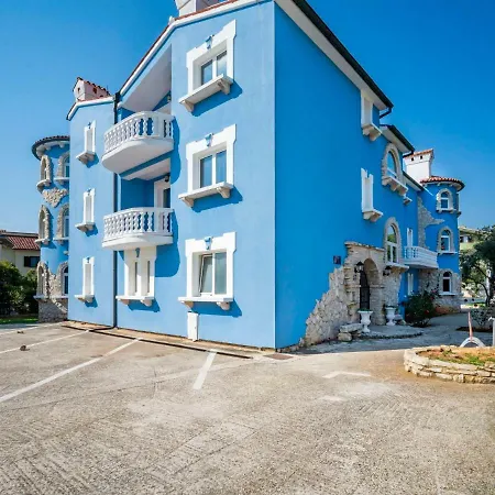 Hilde Blue-9 By Interhome